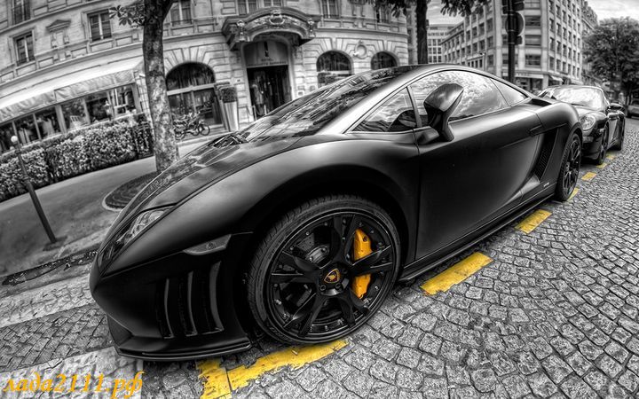 автомобиль сфотографированный широкоугольным объективом автомобиль сфотографированный широкоугольным объективом
